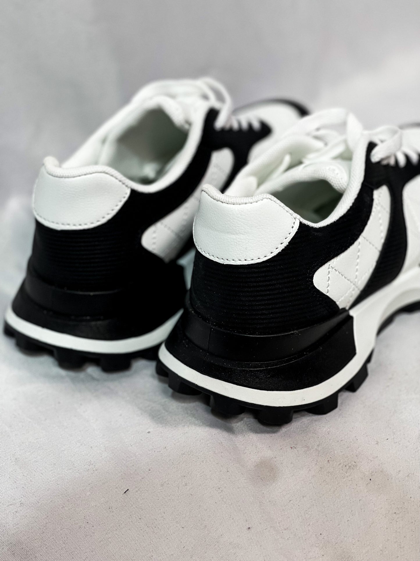 Rylee Black & White Sneaker