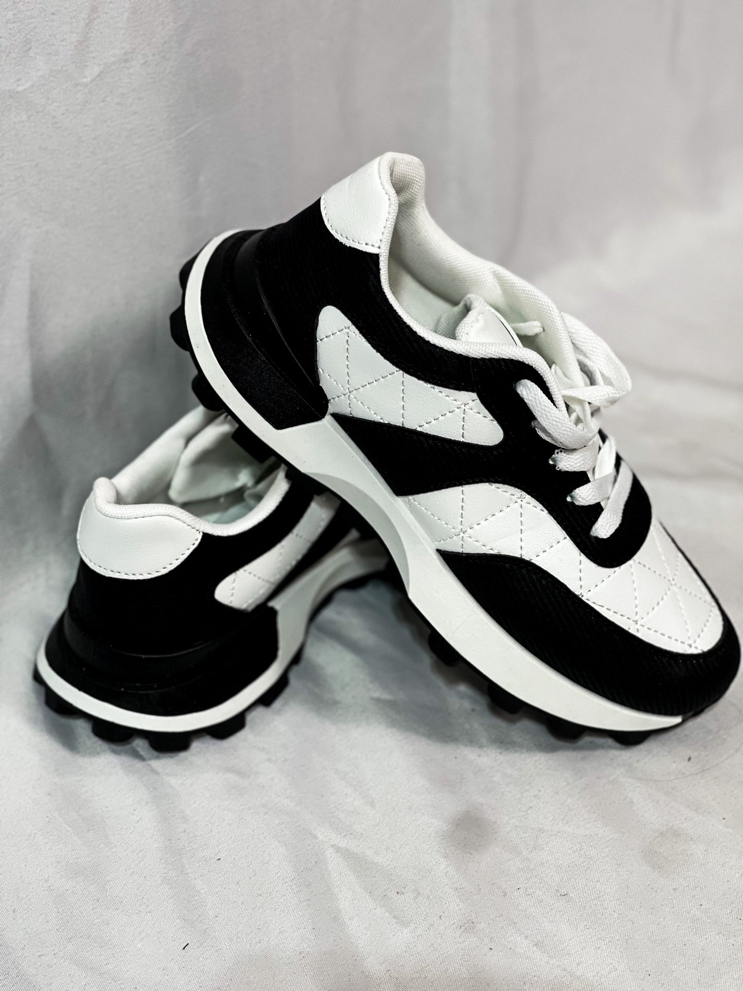 Rylee Black & White Sneaker